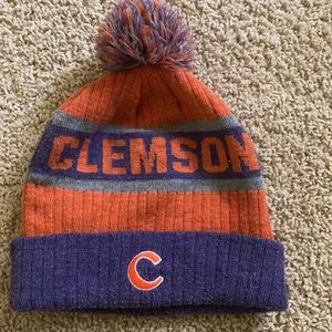 NCAA -CLEMSON TIGERS winter hat. ONE Beanie with Pom Pom.